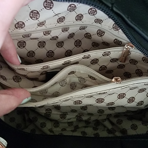 NWT Gorgeous Bl&Wht Chacal Taylor Studded Tote - Picture 5 of 10